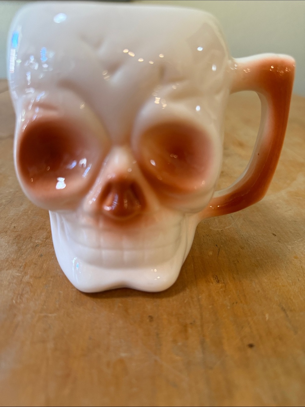 Skull-Shaped Ceramic Mug in Peach and White